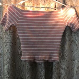 3 for 25🦋 Pink & white crop top